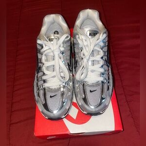 Nike P 6000 sneakers size 7 in EUC‼️ Can be for a boy or girl‼️